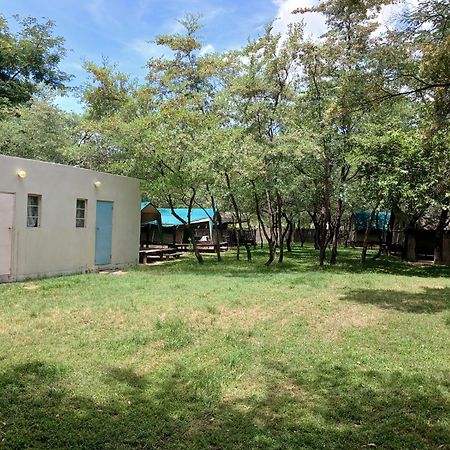 Camp Hogo Kavango Rundu Bagian luar foto